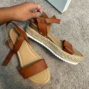 Soda platform sandals